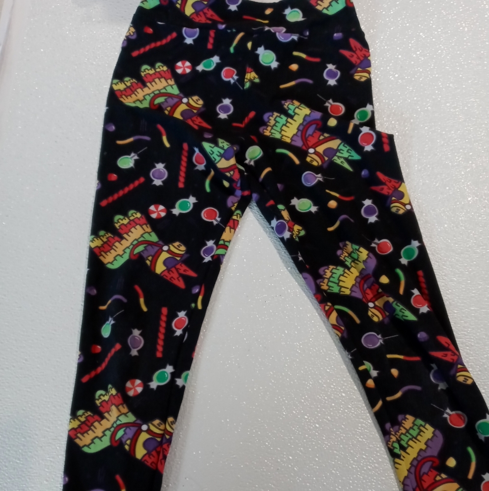 Piñata lularoe leggings.